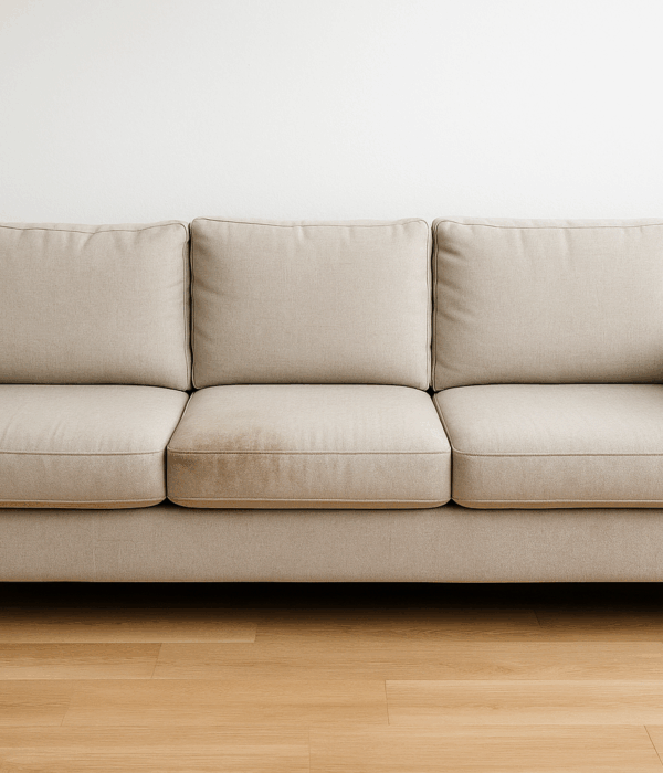 Sofa mit Getränkeflecken reinigen